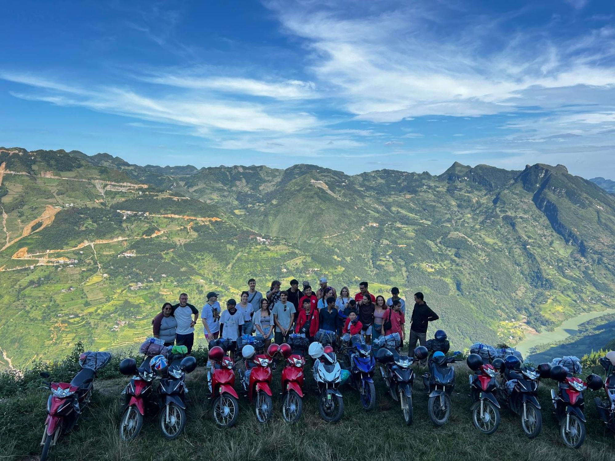 Ha Giang Loop Hostel & Tours Bagian luar foto